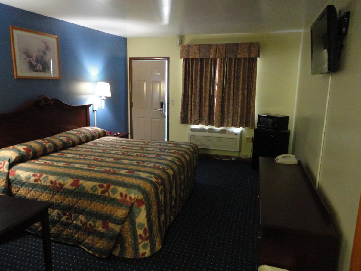 Sands Motel Далхарт Экстерьер фото
