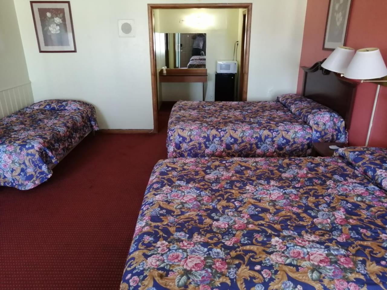 Sands Motel Далхарт Экстерьер фото